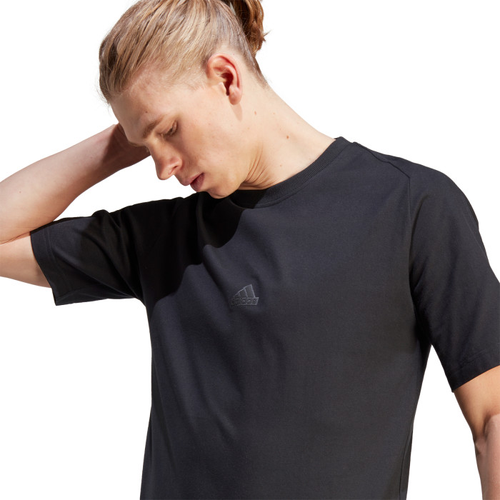 ADIDAS t-shirt ADIDAS t-shirt