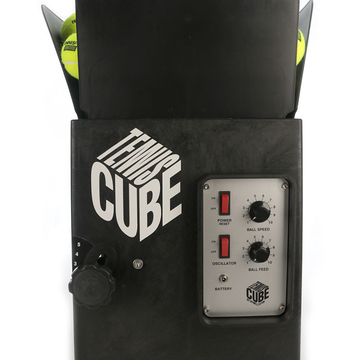 TUTOR cube battery-powered ball launcher TUTOR cube battery-powered ball launcher