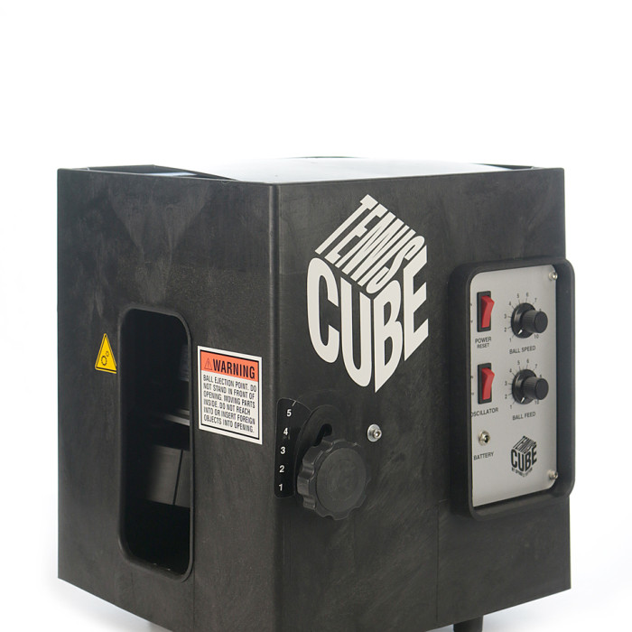 TUTOR cube battery-powered ball launcher TUTOR cube battery-powered ball launcher
